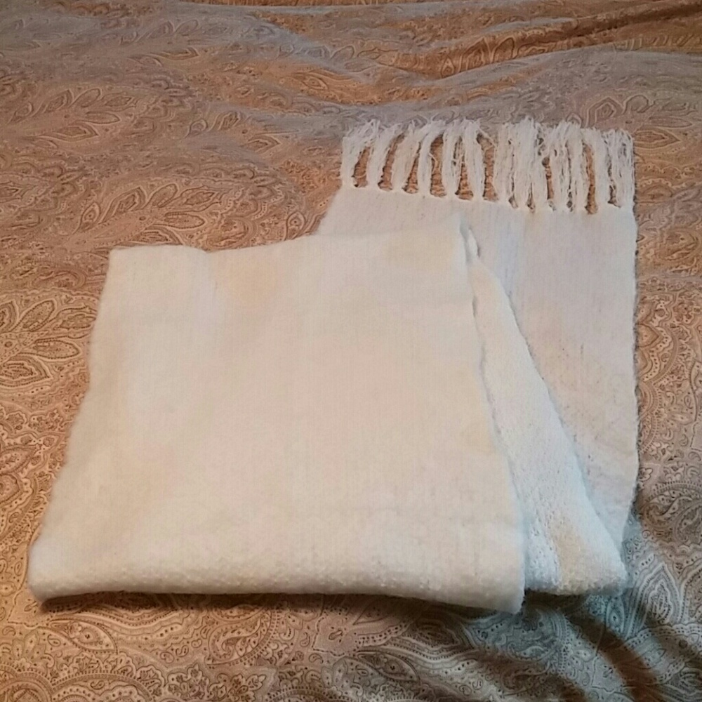 NWOT Lauren Conrad scarf/wrap